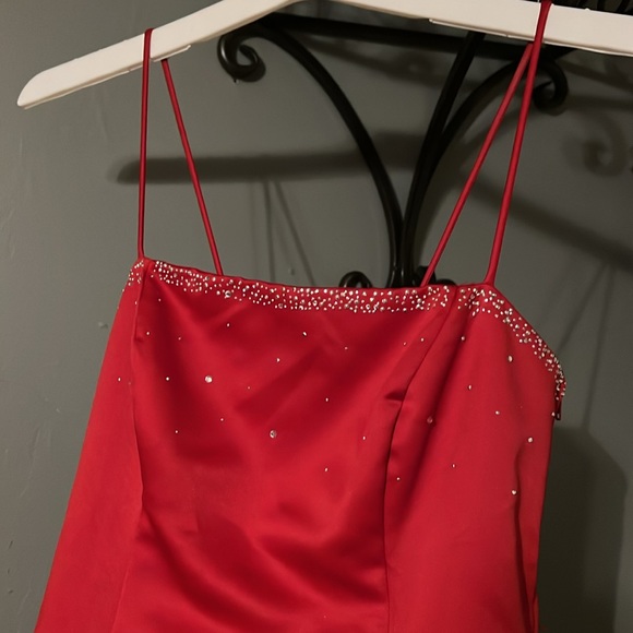 Elegant and Classy Red Formal dress- size 11/12-Prom season is coming!! - Picture 4 of 11
